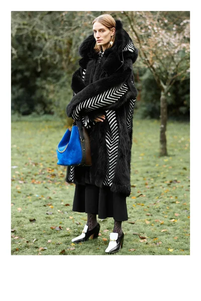 Look 11